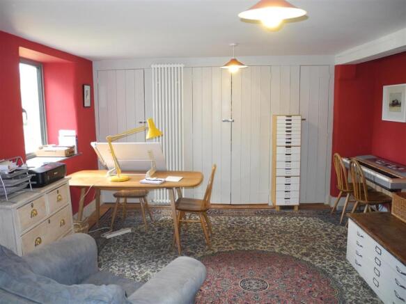 STUDY/MUSIC ROOM
