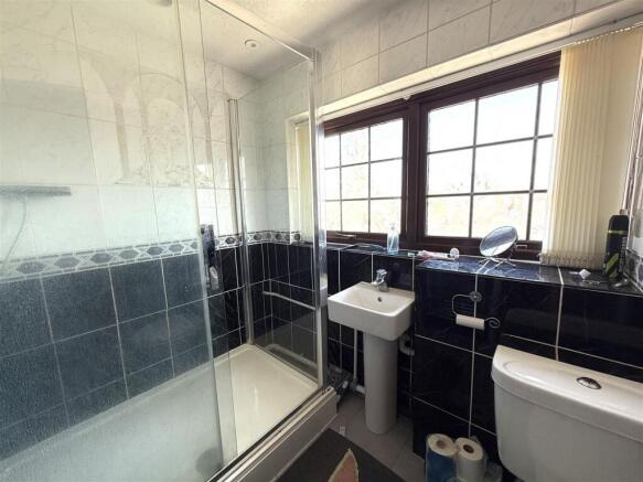 21 WMC BATH.jpeg