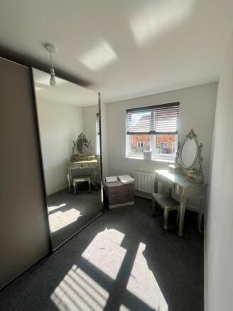 2 bed House to rent Image 5