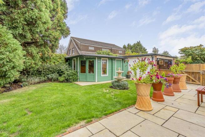 Barbican, Ivydene Crescent, Chidham-PorticoMarketi