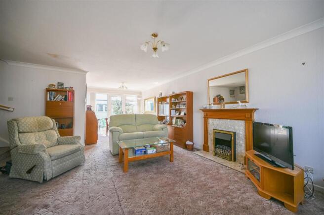 Lounge / Dining Room