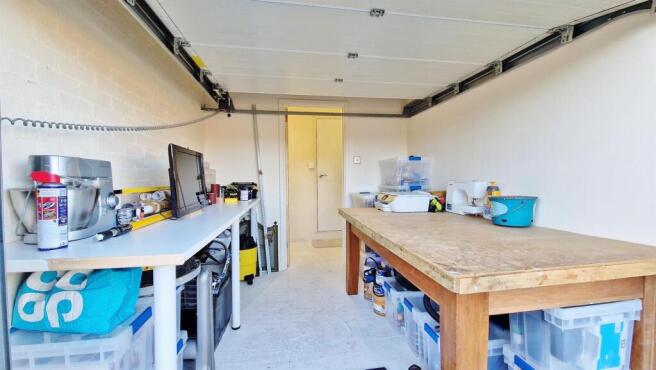 Garage Store/Workshop