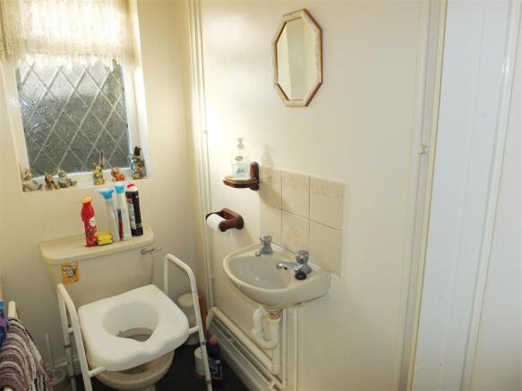 Downstairs Cloakroom.jpg