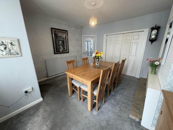 3 bed Semi-Detached for sale Image 8
