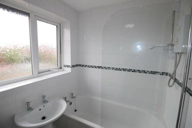 Sinclaire Court, 9 Bathroom 1.JPG