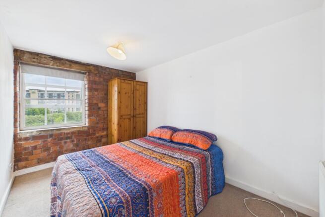 2 bed Apartment to rent Image 8