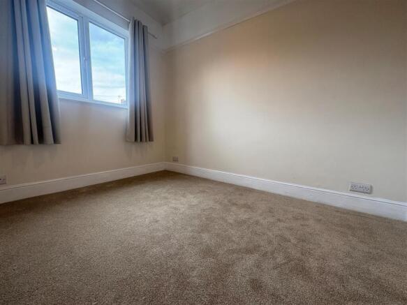 2 bed Terraced to rent Image 7