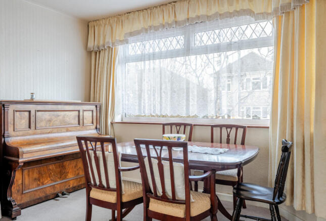 1393330-6-695cdb2...