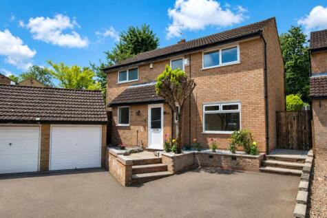 Piccadilly Close, Roselands, Northampton, NN4