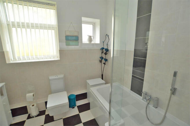 2 bed Apartment for sale Image 7