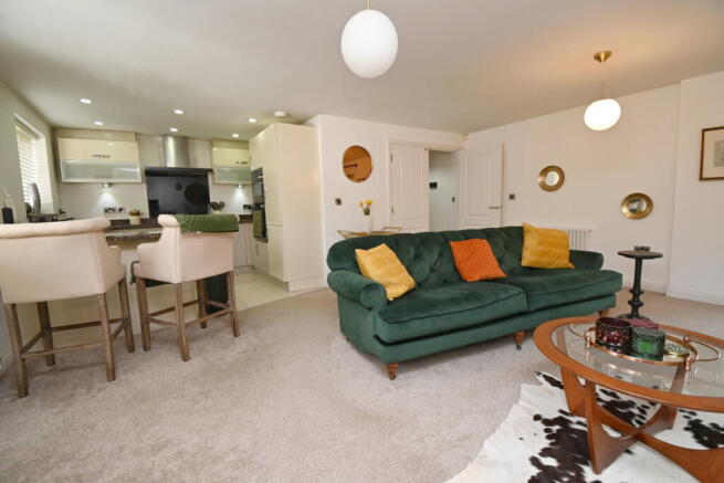 2 bed Apartment for sale Image 4