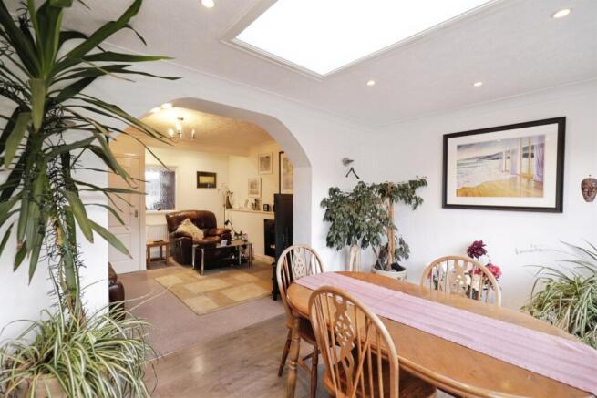 4 bed Detached Bungalow for sale Image 7