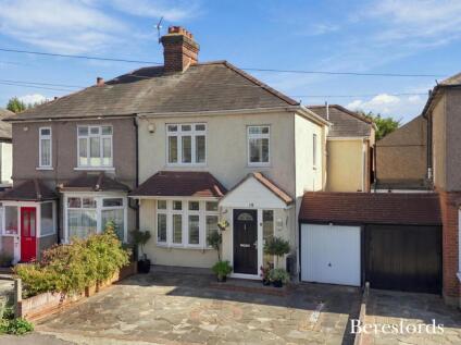 Argyle Gardens, Upminster, RM14