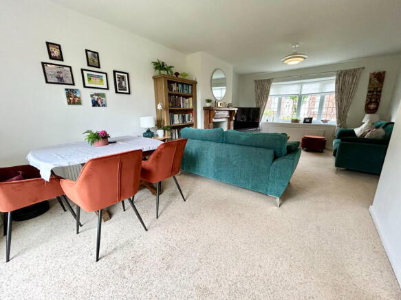 3 bed Semi-Detached for sale Image 4