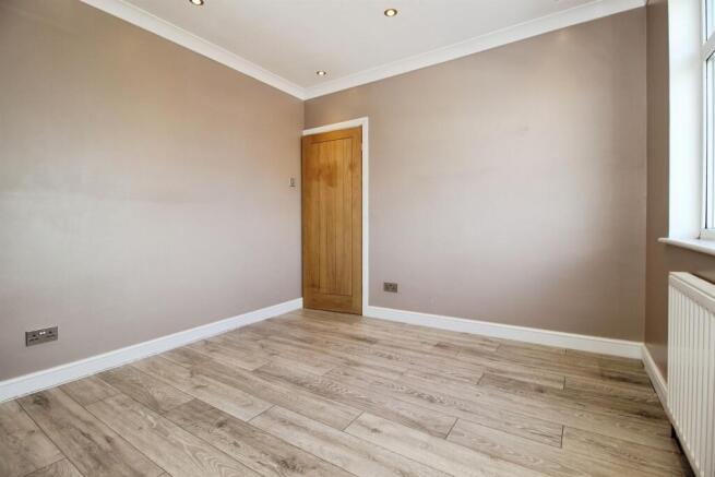 3 bed Terraced for sale Image 8