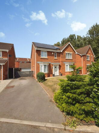 4 bed Detached for sale Image 4