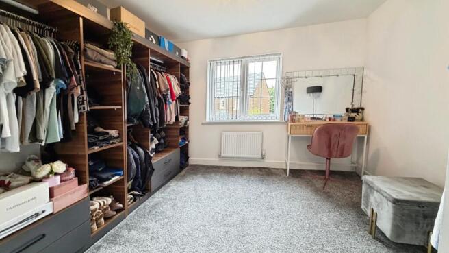 4 bed Detached for sale Image 7