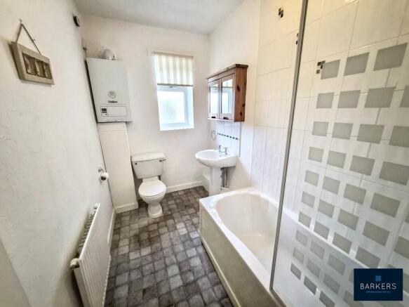 2 bed Terraced to rent Image 6