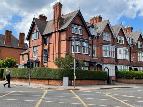 Flat 2 Woodgate House Front.jpg