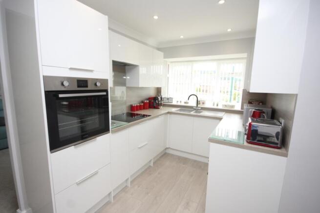 Kitchen / Dining Roo