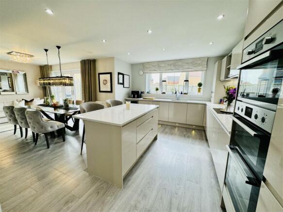 Kitchen Diner Living Area