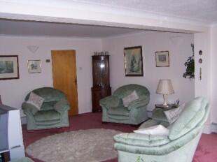 LOUNGE AREA
