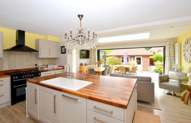 Kitchen/Dining