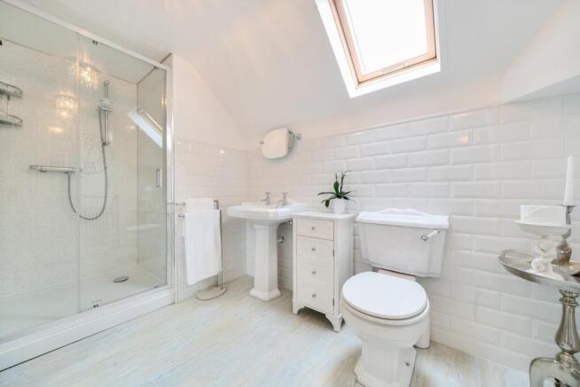 SHOWER ROOM.jpg