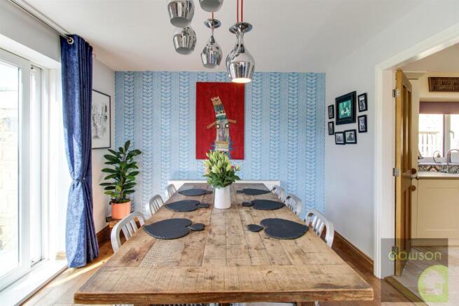 Lounge/Dining Room