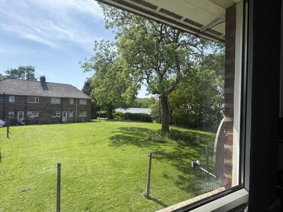 2 bed Flat for sale Image 6