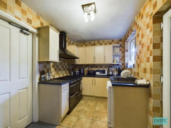 1 bed House Share to rent Image 9