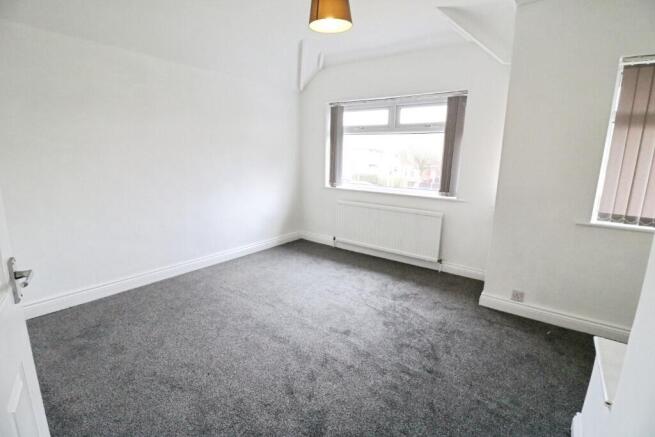 2 bed Terraced to rent Image 6
