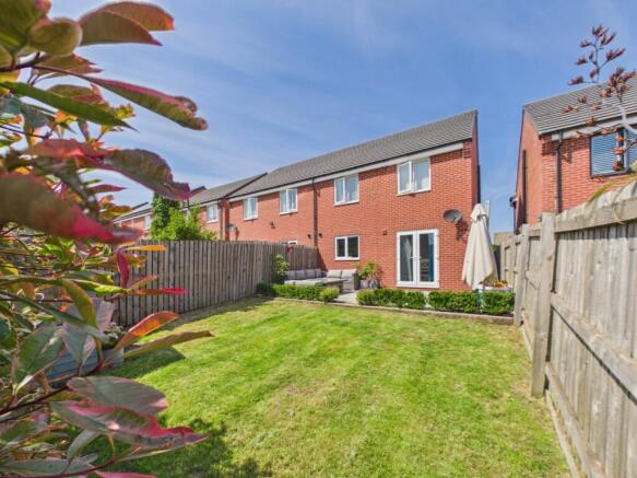 3 bed Semi-Detached for sale Image 2