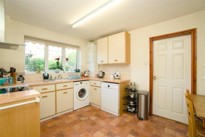3 bed Link Detached House for sale Image 8