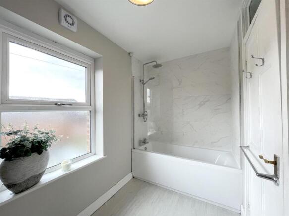 3 bed Terraced to rent Image 8