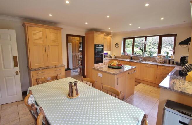Kitchen Breakfast Room 4.JPG