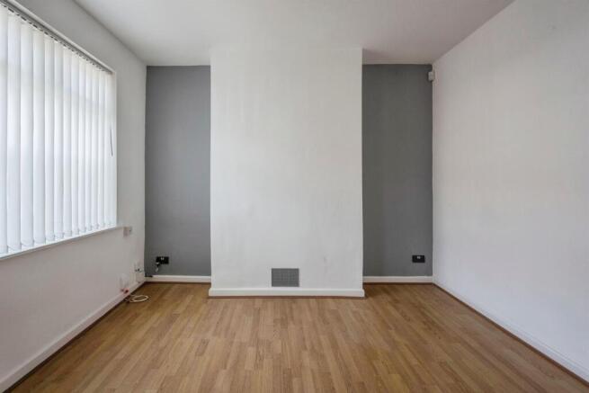 2 bed Terraced for sale Image 5
