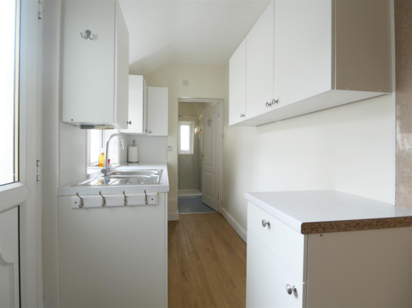 3 bed Terraced for sale Image 4