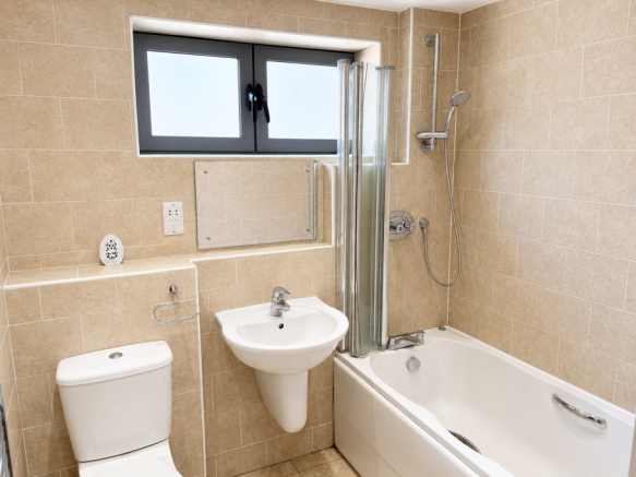 2 bed Flat to rent Image 4