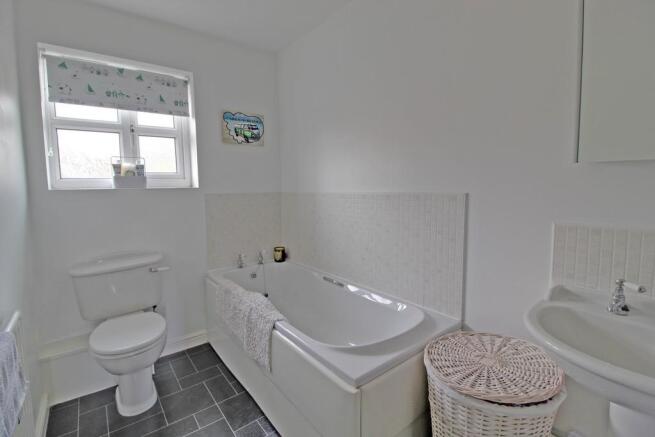 Master Bedroom En...