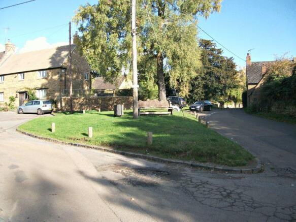 Pretty Chacombe