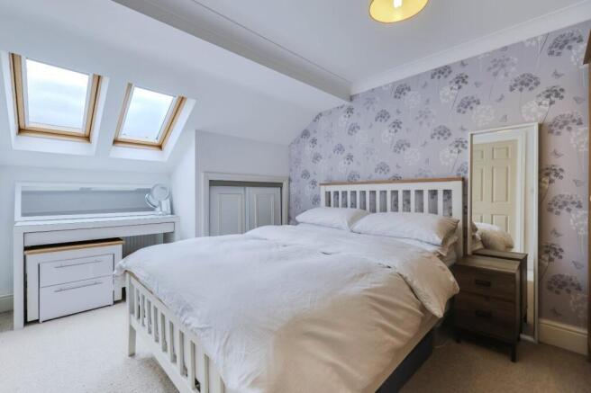 2 bed Flat for sale Image 8