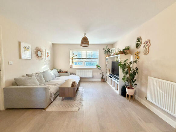 2-bed terraced on Abraham Drive, Hamworthy, Poole, BH15, £240,000