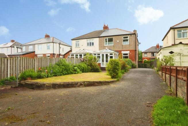 3 bed Semi-Detached for sale Image 4