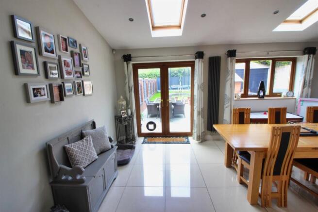 KITCHEN DINING ROOM