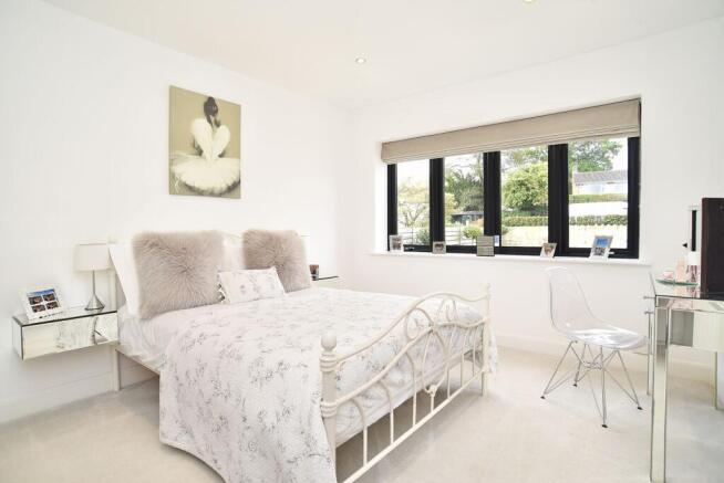 4 bed Detached for sale Image 12