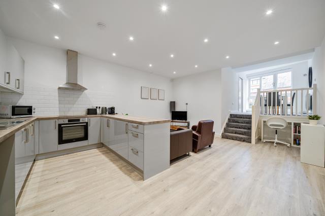 Kitchen/Reception Ro