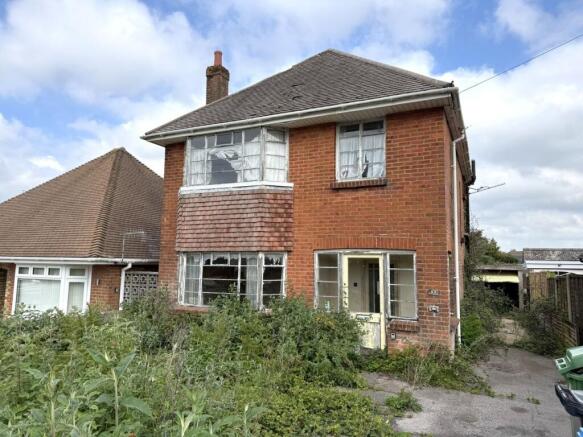 3-bed detached on Pound Lane, Poole, BH15, £325,000