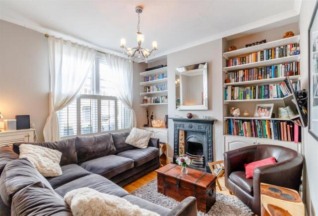 8333988-interior01.jpg