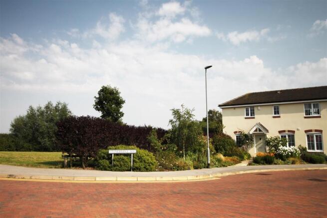 Stonebridge_Front_02.jpg